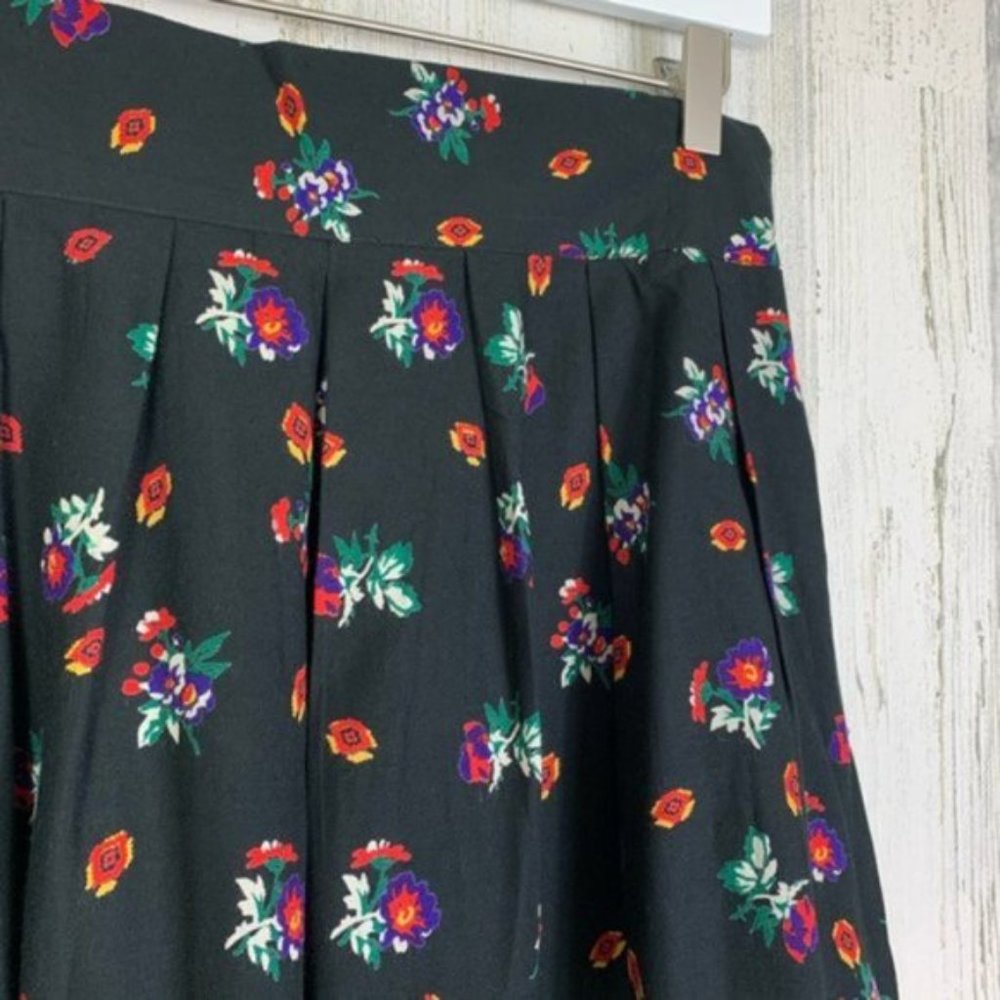 Black Pleated Floral Holiday Festive Midi Skirt - Picture 7 of 10